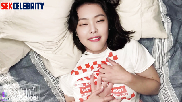 Horny brunette masturbating lying on the bed, Jennie (제니 블랙핑크) real fake