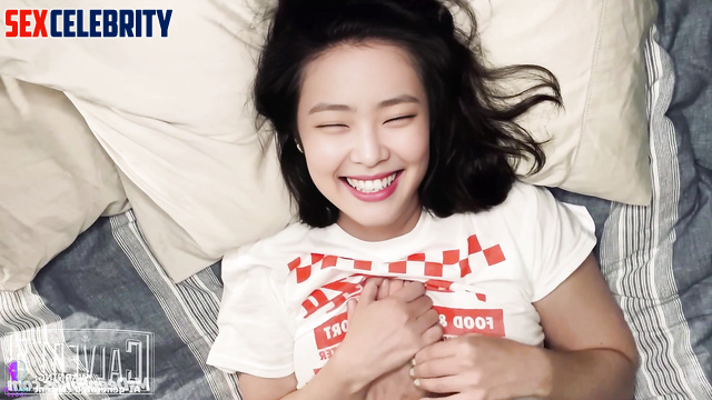 Horny brunette masturbating lying on the bed, Jennie (제니 블랙핑크) real fake