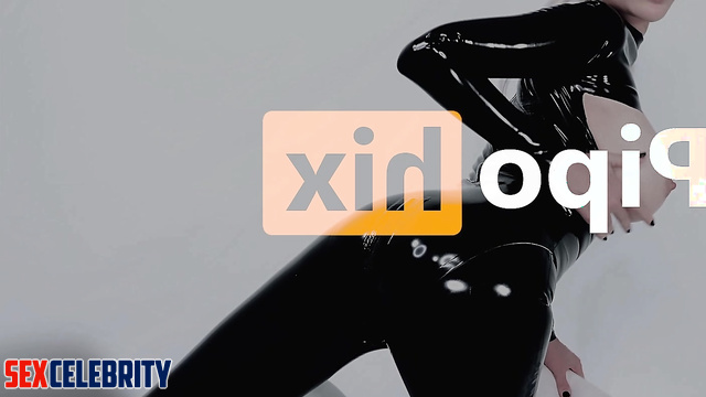 Solo ai scenes with Ivanka Trump, blonde fucked herself with double dildo