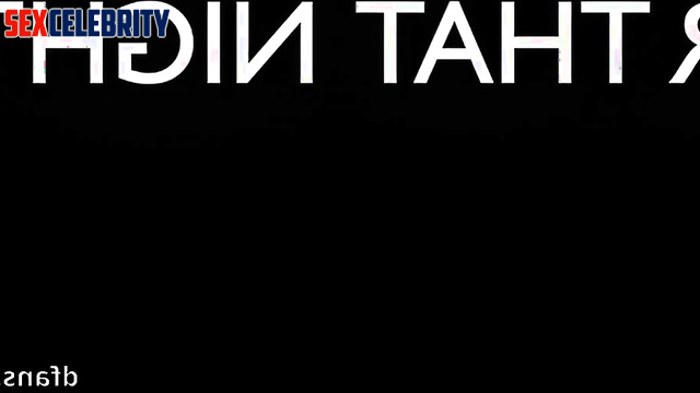 Housewife is going to play solo game after cooking dinner, Ana de Armas ai