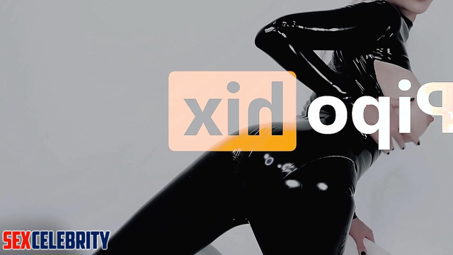 Blonde with piercinged clit fucking her ass with dildo, Kim Kardashian ai