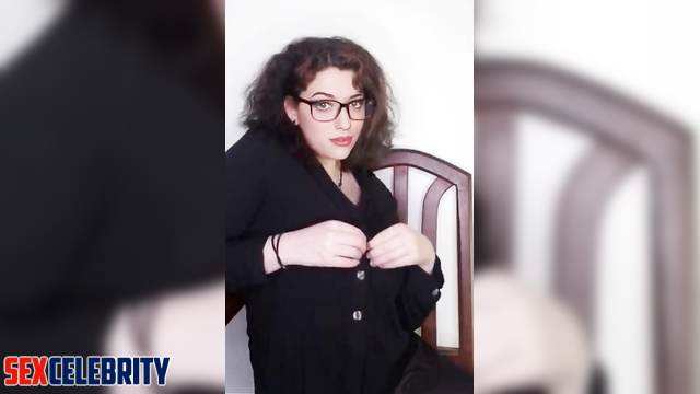 Deepfake Kat Dennings Shows Off Her Boobs