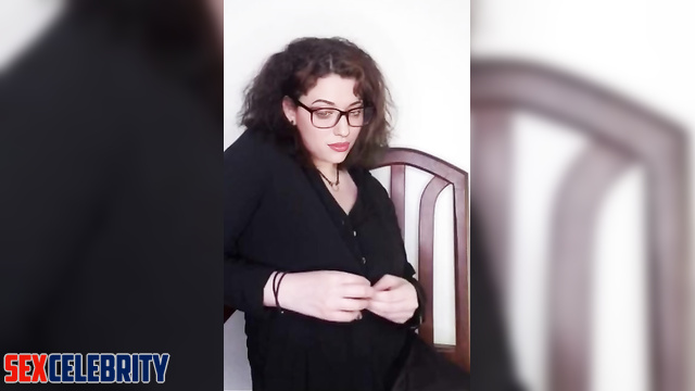 Deepfake Kat Dennings Shows Off Her Boobs