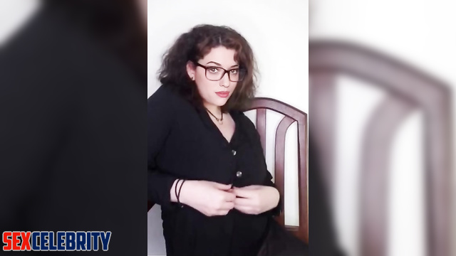 Deepfake Kat Dennings Shows Off Her Boobs