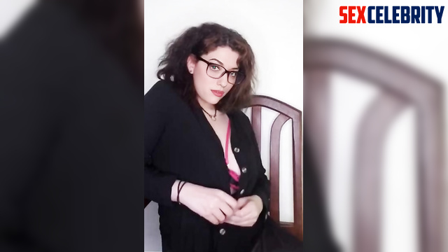 Deepfake Kat Dennings Shows Off Her Boobs