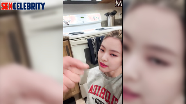She is ready to eat your sperm after dinner, Jennie (제니 블랙핑크) face swap