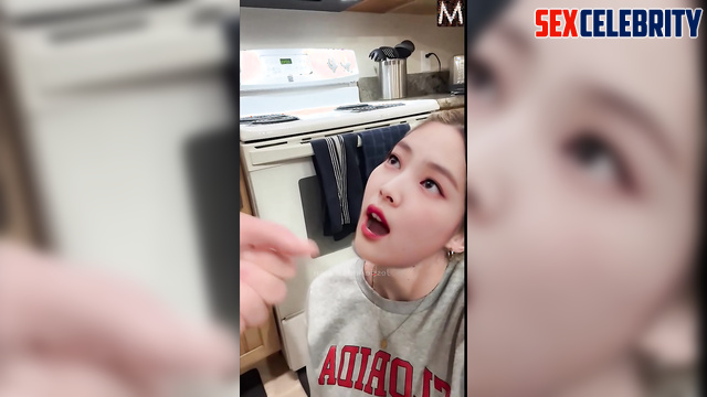 She is ready to eat your sperm after dinner, Jennie (제니 블랙핑크) face swap