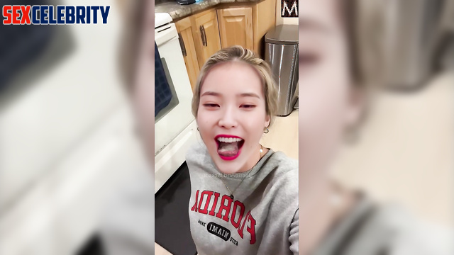 Blonde got a portion of sperm in the kitchen / IU (이지은 딥 페이크 에로틱) fakeapp