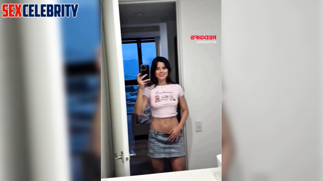 AI Amy Freeze takes a sexy nude selfie and gets a mouth full of cum