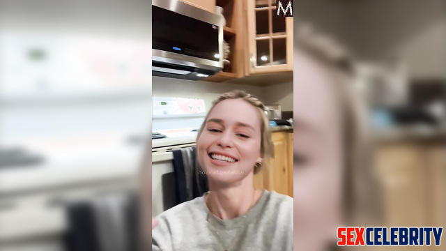 Pretty blonde uses your sperm as protein - Emilia Clarke deepfake erotic