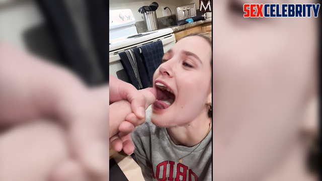 Elizabeth Olsen in deepfake erotic - hottie wants to eat your cum