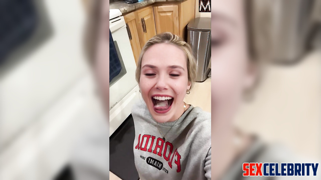 Elizabeth Olsen in deepfake erotic - hottie wants to eat your cum