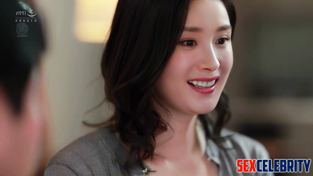 Asian woman got creampie from her husband's friend 杨幂 智能換臉 Yang Mi ai
