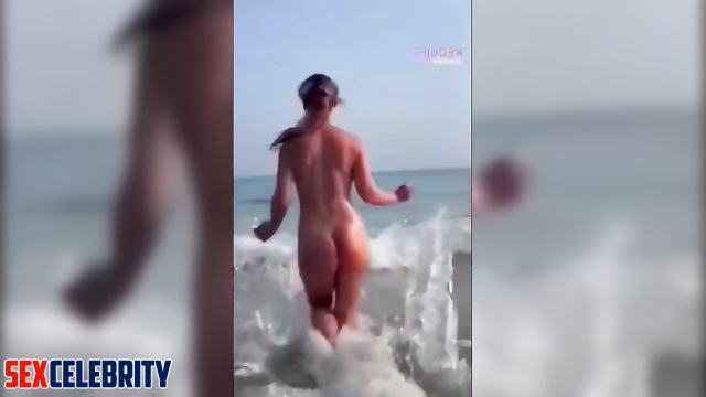AI Amy Freeze blowjob on the beach