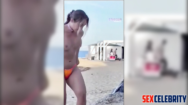 AI Amy Freeze blowjob on the beach