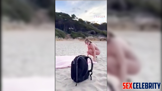 AI Amy Freeze blowjob on the beach