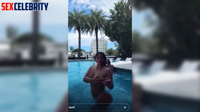 AI Jackie Guerrido Live from Miami poolside