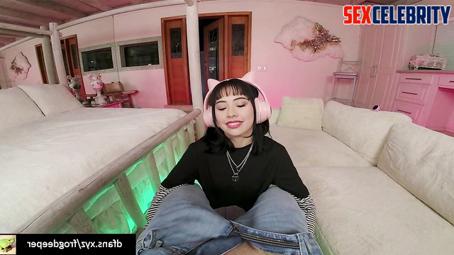 Xochitl Gomez POV deepfake - Took the dick in her hands