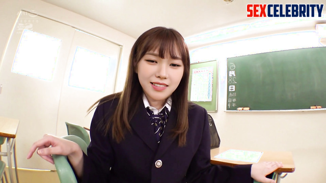 (카리나 에스파) schoolgirl locked herself in the classroom for this, Karina ai