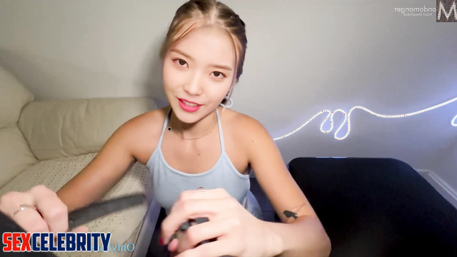 IU wanted to watch TV but everything didn't go according to plan 이지은 누드 ai