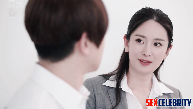 Swingers meeting in the pool - Yang Mi (杨幂 假名人色情片) smart face change