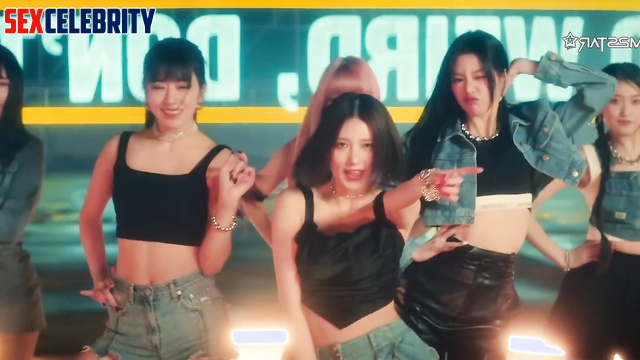 Dissolute movements on stage and in bed, IVE (아이브 어른들의 비디오) face swap pmv