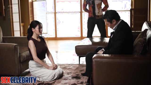 She is not against sex even with a stranger, fake Gao Yuanyuan (高圆圆 網紅)