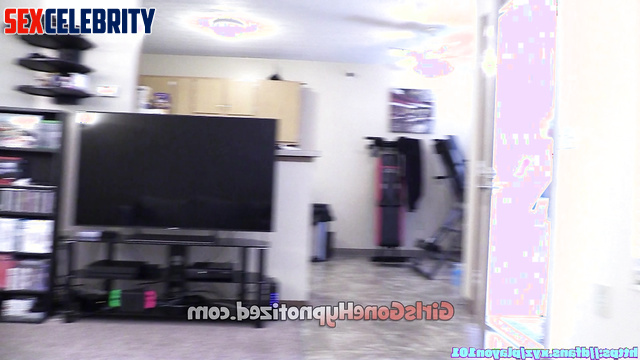 Cobie Smulders was hypnotized and dressed up in an interesting suit, ai