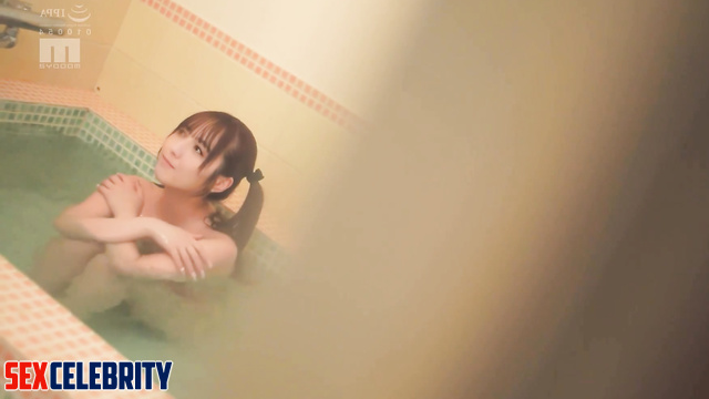 Schoolgirl wanted to understand what cum looked like, Tong Liya 佟丽娅 换脸 ai