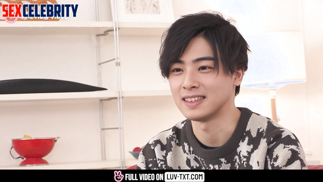 Real Fake - ASTRO 아스트로 Cha Eunwoo 차은우 Gay Scene