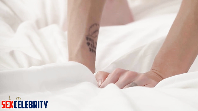 Her body wants you more and more every day, Laura Linney in deepfake porn