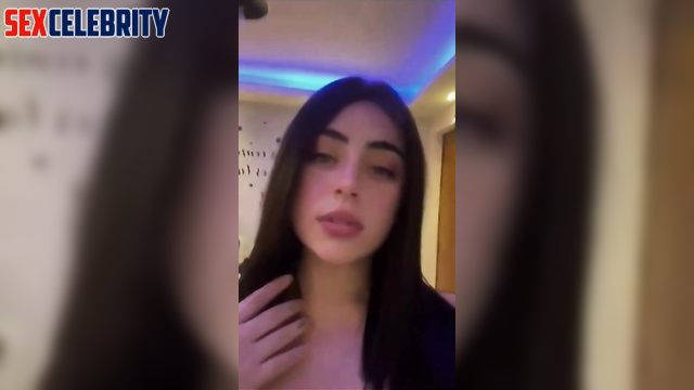 Face Swap Nicki Nicole undresses on camera