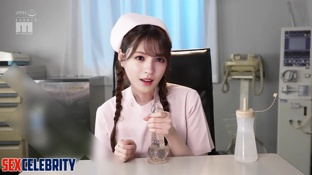 Nurse made handjob to a transparent dildo - Zhang Yuxi (张予曦 智能換臉) fakeapp