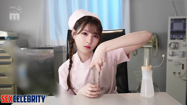 Nurse made handjob to a transparent dildo - Zhang Yuxi (张予曦 智能換臉) fakeapp