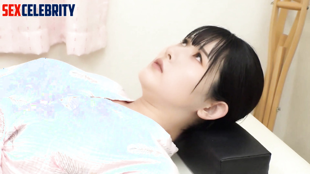 Busty babe Song Zu'er (宋祖儿) fucked by a pervy doctor 充满激情的性爱