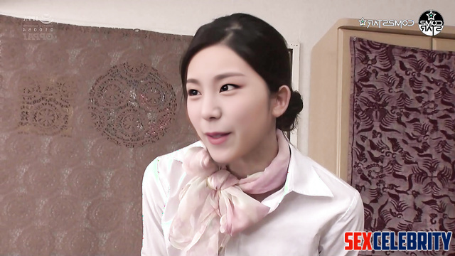 ITZY (있지) / Hot mommy knows how to handle young cock - Yeji 예지 딥페이크