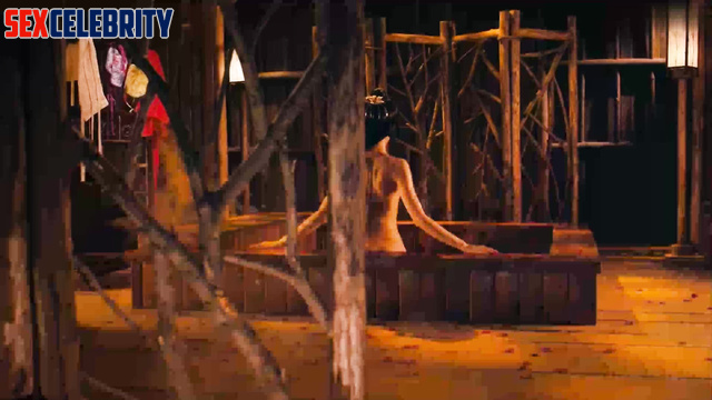 Stunning brunette Tong Liya (佟丽娅) helps the warriors to relax 人工智能