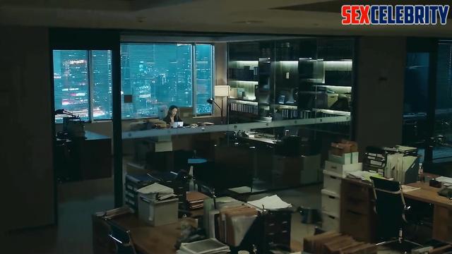 Passionate love in the office lift - Jiang Shuying (江疏影 智能换脸) face swap