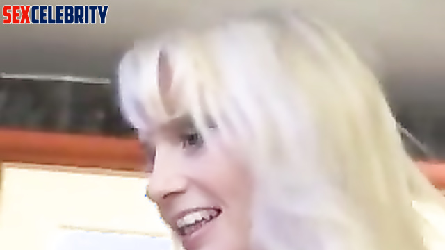 Jackée Harry and Elisabeth Shue Deepfake Threesome