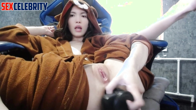 LittleBigWhale masturbates during a stream (DeepFake)