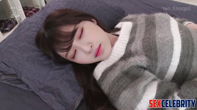 김민주 아이즈원 she asked him to warm her up - Minju hot celebrity sex