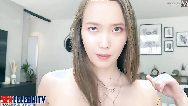She just wanted to surprise you - IU (이지은 인터넷 연예인) in deepfake video