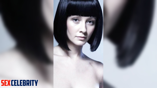 AI Emma Vigeland deep throat wearing bangs