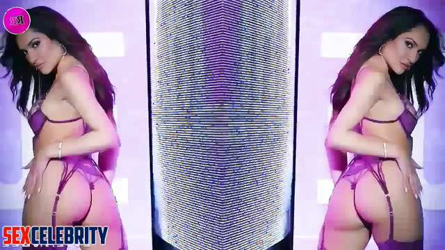 Fake Kimberly Reyes dances in high heels in lingerie