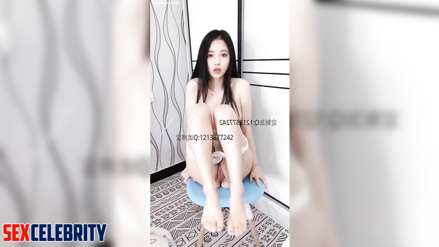 Ju Jingyi/ 鞠婧禕 demonstrates how wet her pussy is [SNH48] deepfake 智能換臉